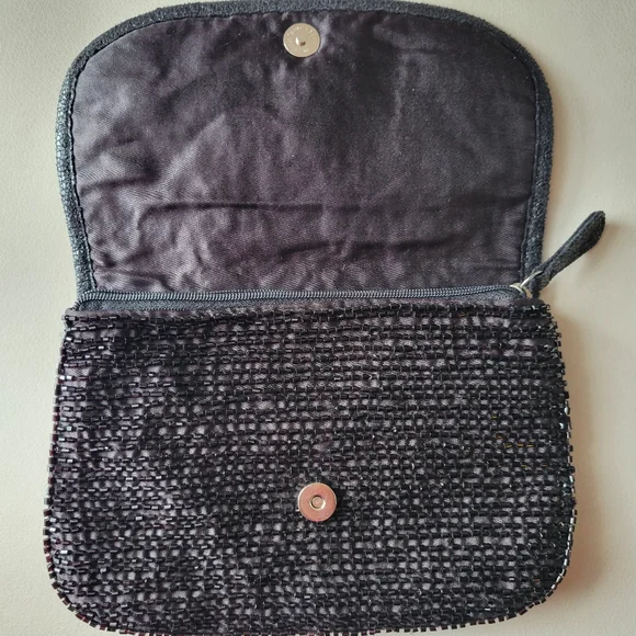 Beaded Black Clutch Small Bag ~ Contemporary & Vintage Vibe ~ Date Night ~ Fancy - Picture 11 of 16